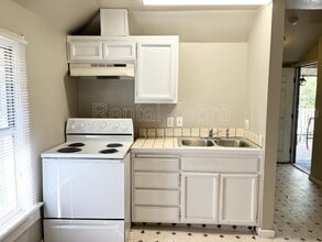 Building Photo - 355 W 22nd St