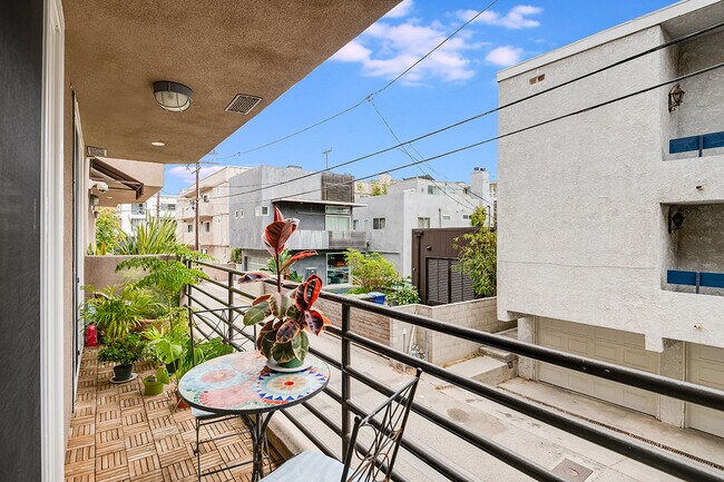 Building Photo - 20 Catamaran St