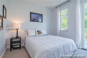 Building Photo - 302 NE 8th Ave