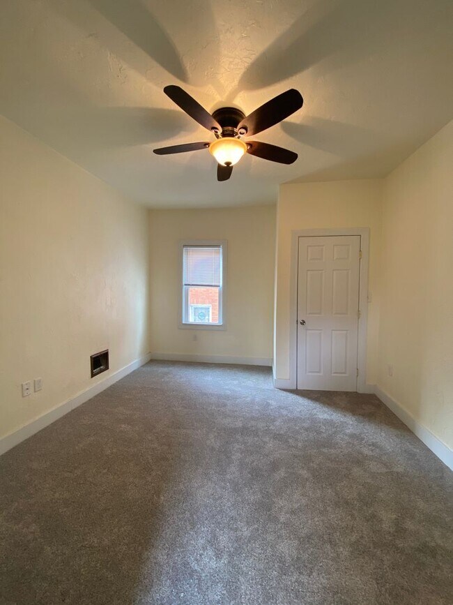 Building Photo - Beautiful 4BR house for rent