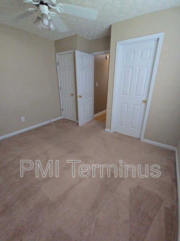 Building Photo - 6122 Farmwood Way SE