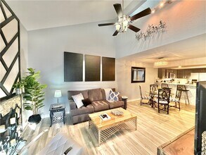 Building Photo - 2700 Lodestone Dr