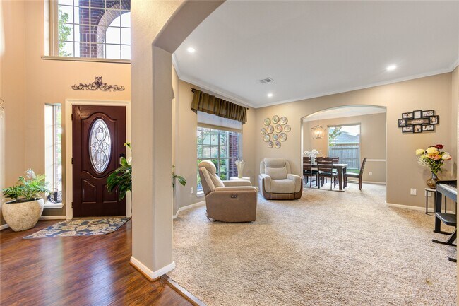Building Photo - 3211 Hickory Grove Ln