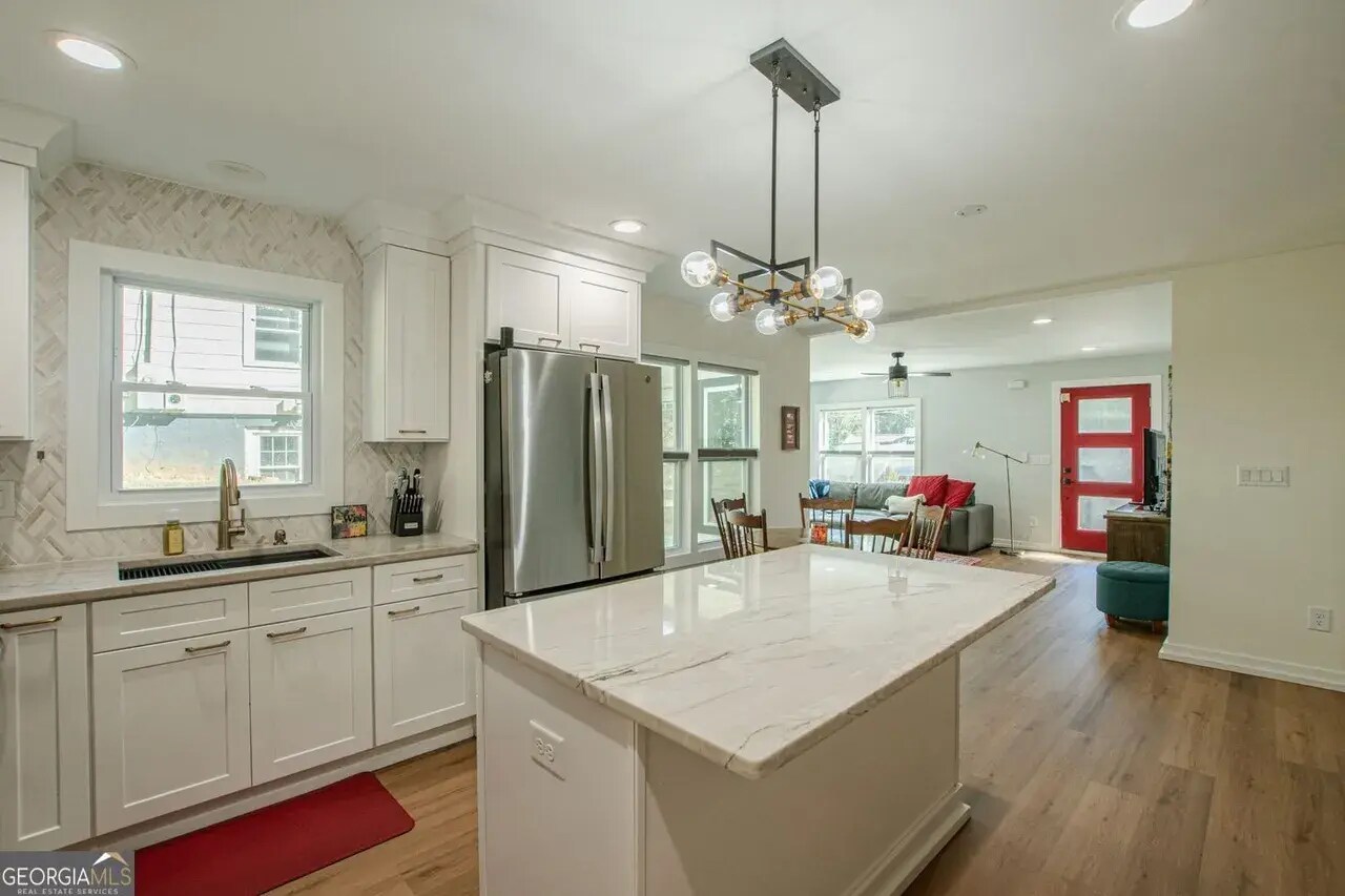 Building Photo - 2657 Blount St