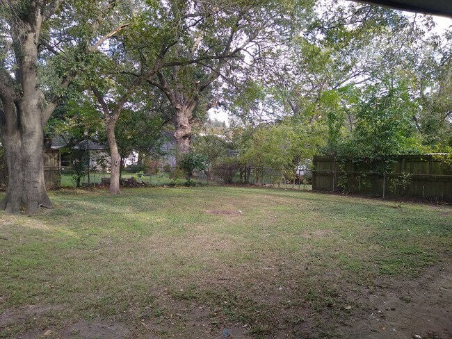 Huge backyard! - 911 N 23 1/2 St