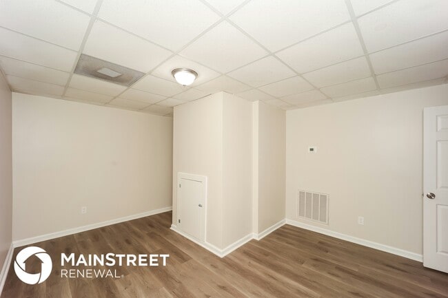 Building Photo - 1479 Steam Engine Way NE