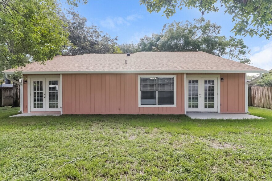 Building Photo - 18314 Swan Lake Dr