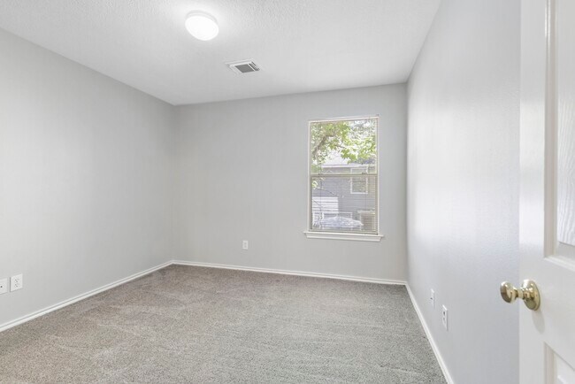Building Photo - 230 Blushwood Pl