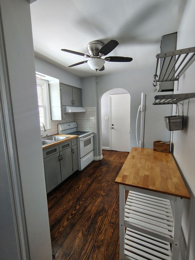 Building Photo - Cozy Two Bedroom - Coming Soon