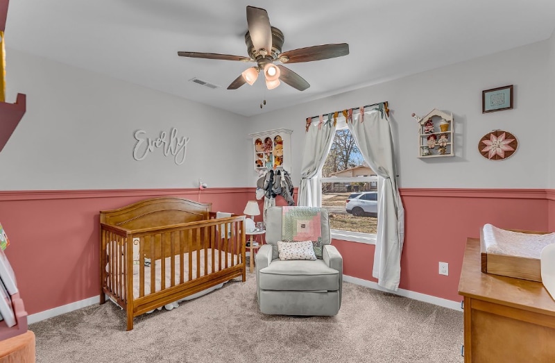 Building Photo - 916 SW Warren Ave