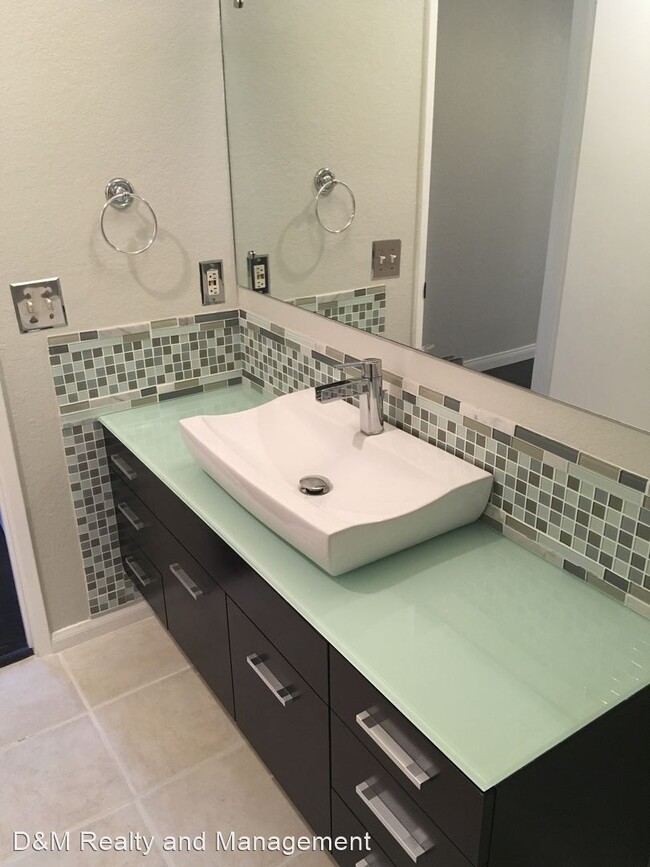 Building Photo - 2 br, 2 bath House - 11233 Tierrasanta Blv...