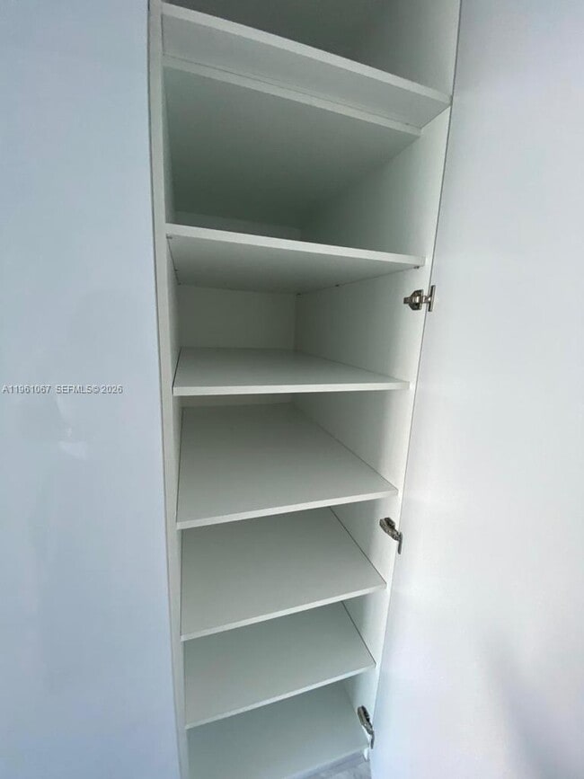 Building Photo - 480 NE 31st St