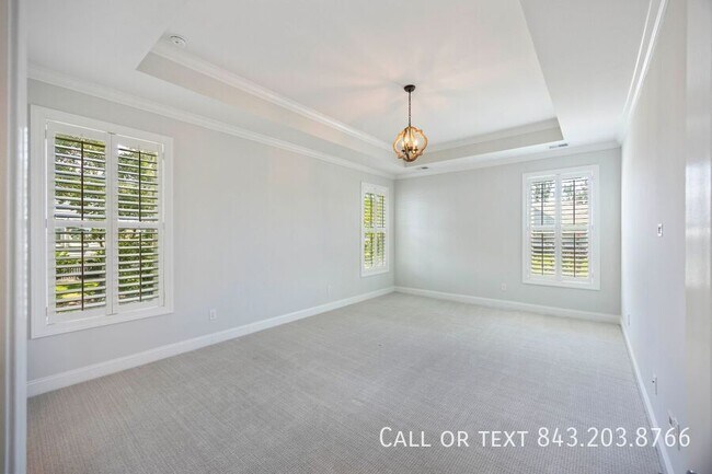 Building Photo - 2219 Midden Dr