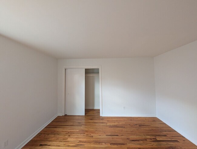 Building Photo - 511 Sewall Ave