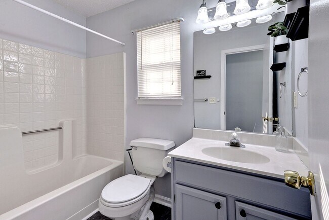 Building Photo - 12928 Daybreak Cir