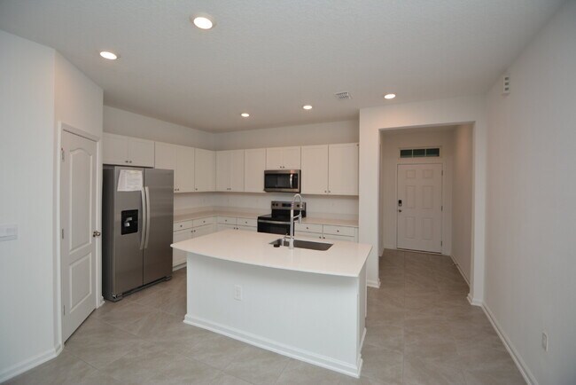 Building Photo - 344 Redbud Rd