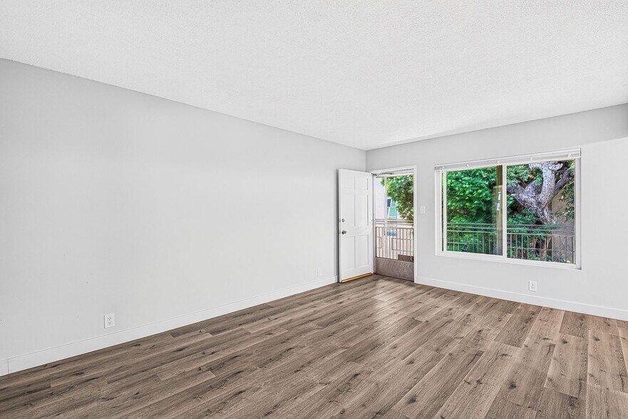 Building Photo - 3525 2nd St
