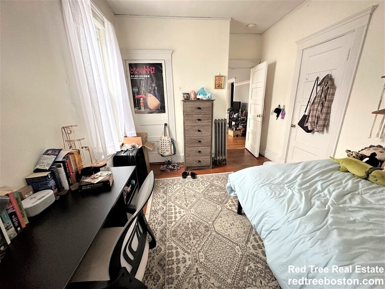 Building Photo - 87 Gardner St