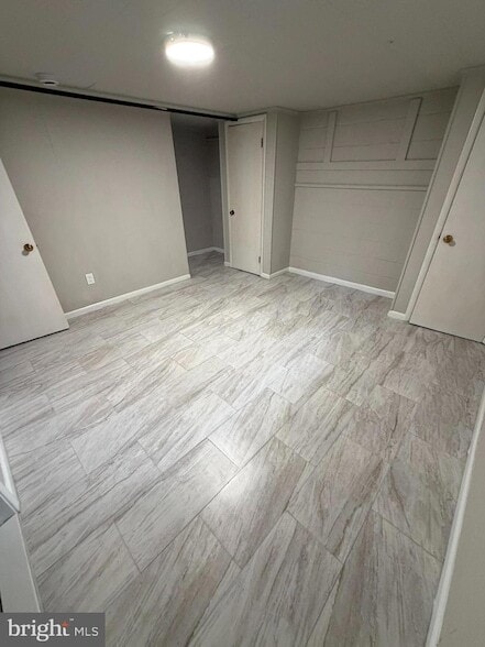 Building Photo - 229 Endsleigh Ave