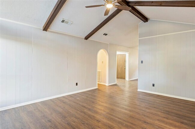 Building Photo - 223 Normal Park Dr