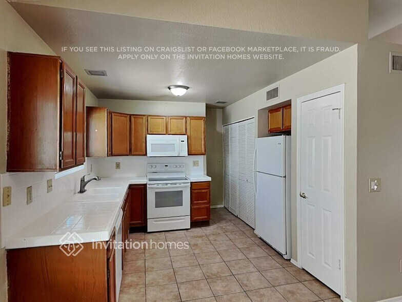 Building Photo - 4776 W Marco Polo Rd