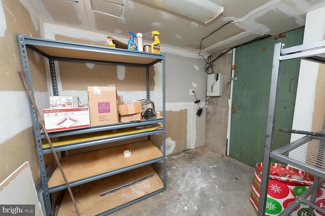 Building Photo - 1827 73rd Ave