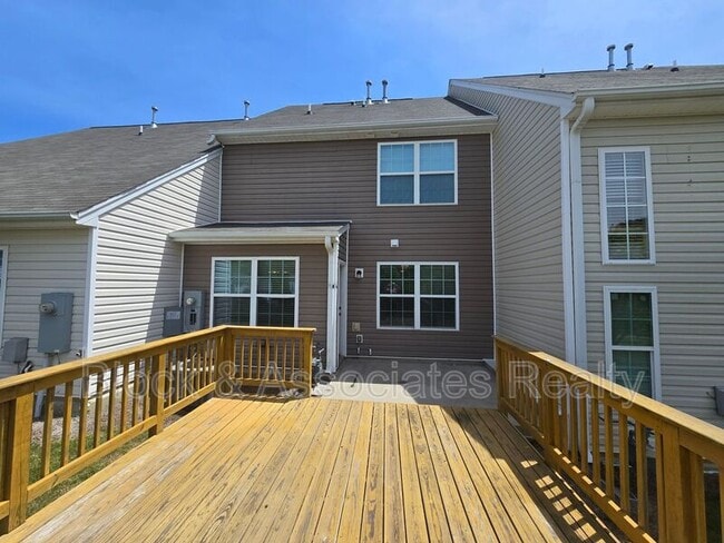 Building Photo - 545 Song Sparrow Ln