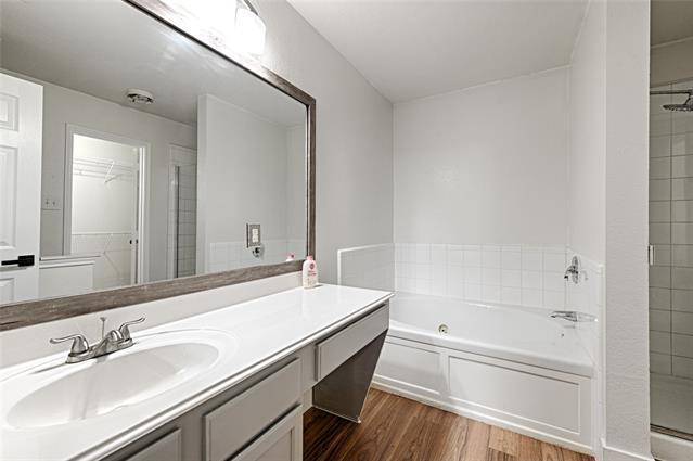 Building Photo - 2629 Terrace Dr