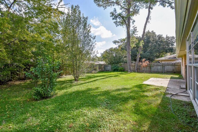 Building Photo - 23114 Newgate Dr