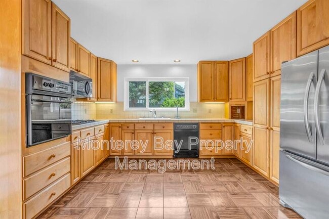 Building Photo - 2937 Lupin Ln