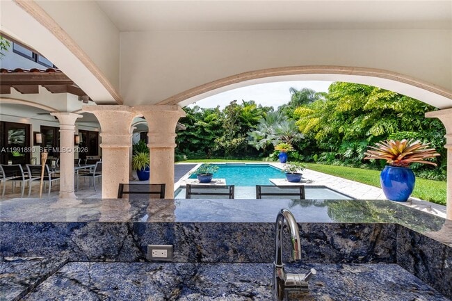 Building Photo - 174 Isla Dorada Blvd