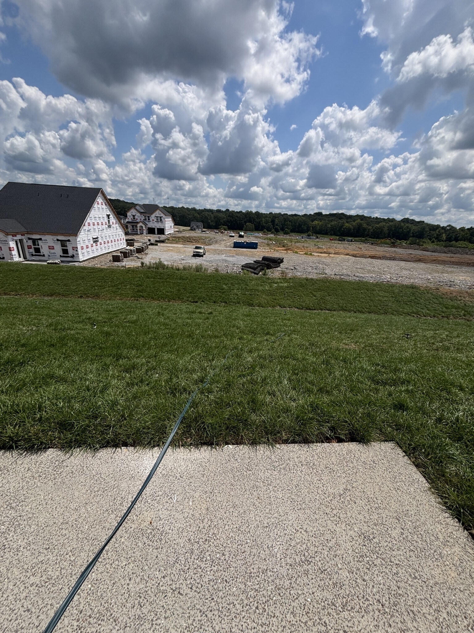 Building Photo - 607 Club View Way