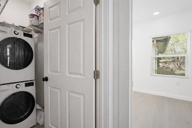 Building Photo - Coconino Apartments