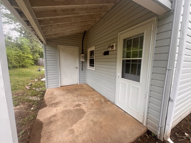 Building Photo - 106 Longmeadow Ln