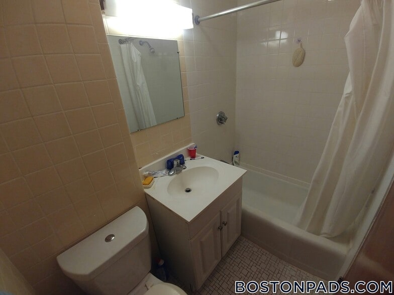 Building Photo - 1223 Beacon St