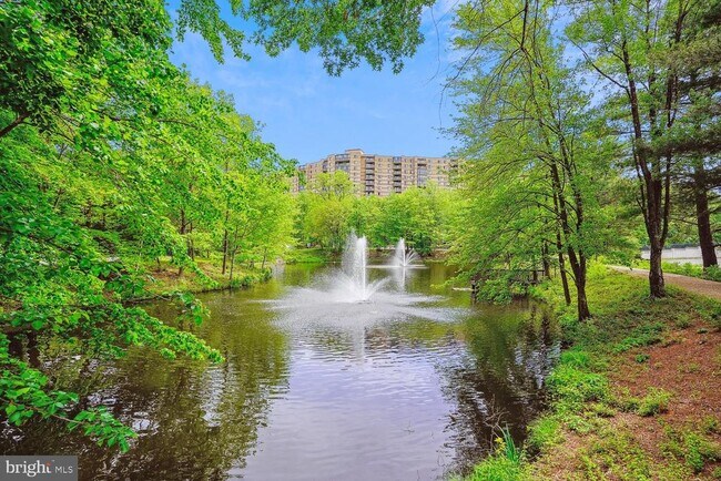 Building Photo - 8360 Greensboro Dr