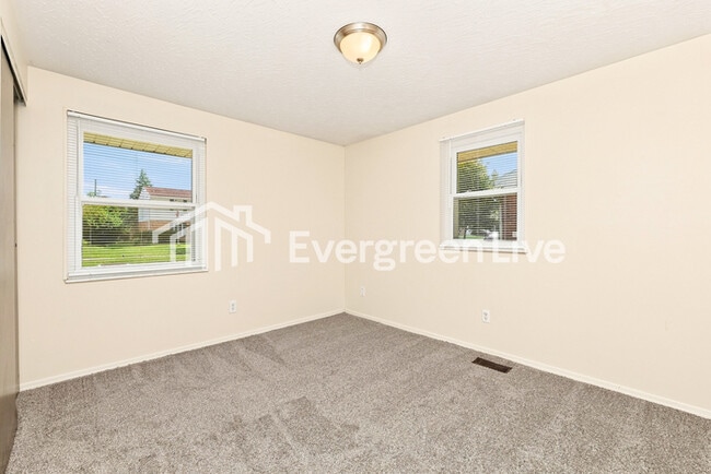 Building Photo - 7215 Sancroft Dr