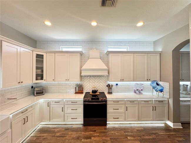 Building Photo - 212 Montara Drive