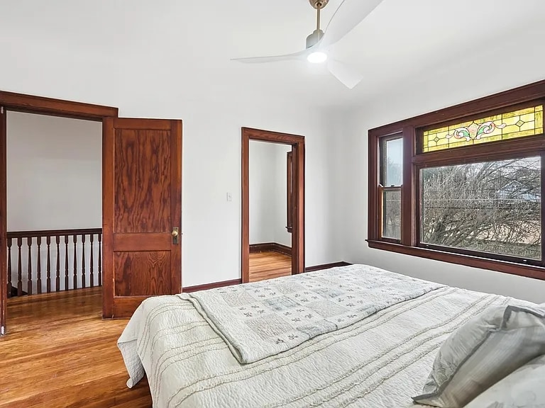 Building Photo - 402 E 18th St