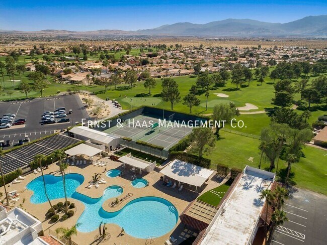 Building Photo - 8780 Warwick Dr