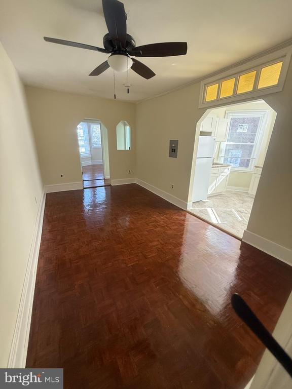 Building Photo - 540 E Johnson St