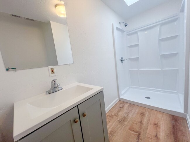 Building Photo - 385 S 4th St