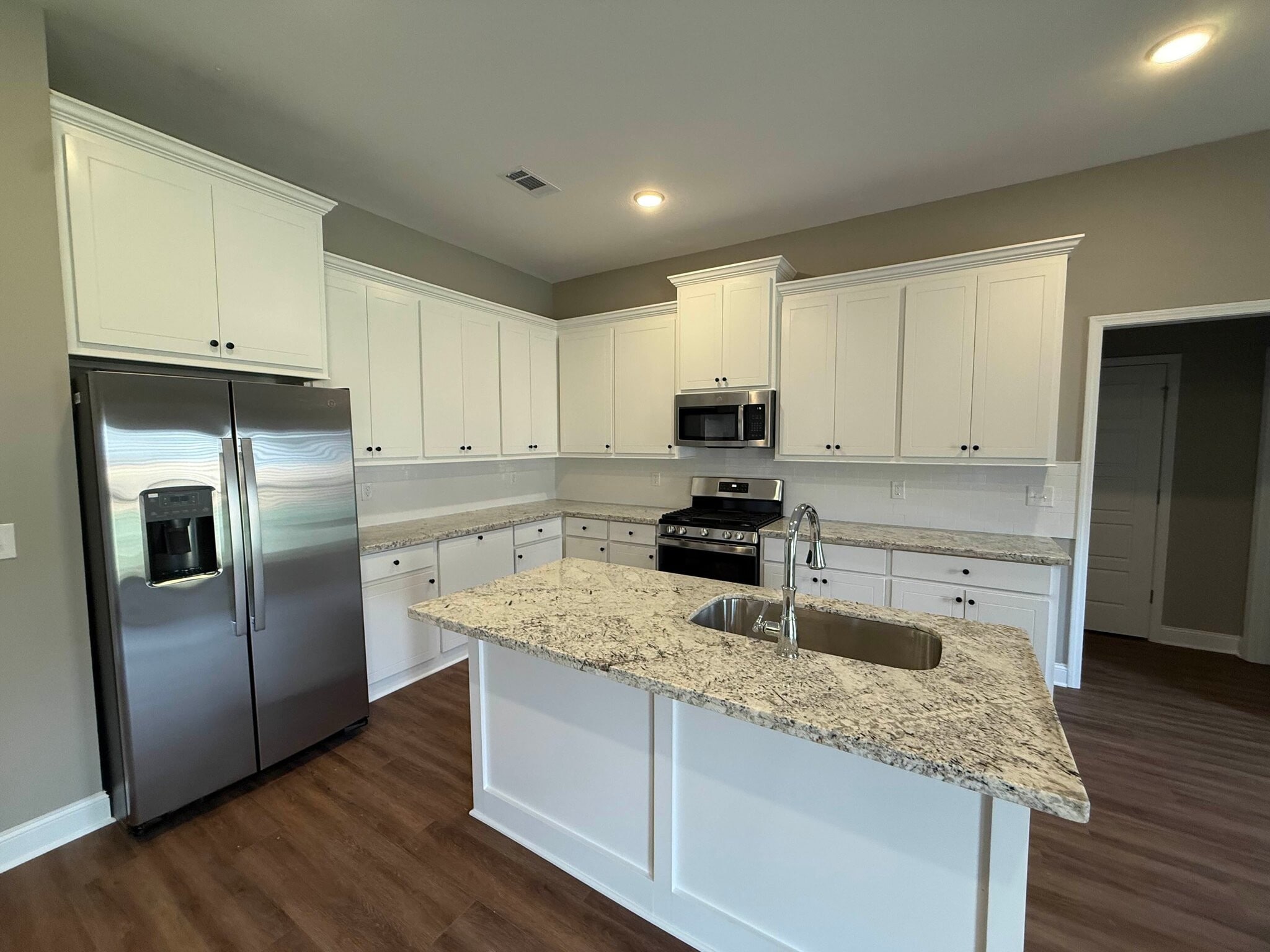 Building Photo - 116 Madisonville Dr