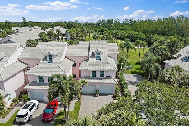 Building Photo - 2905 Fairway Dr N