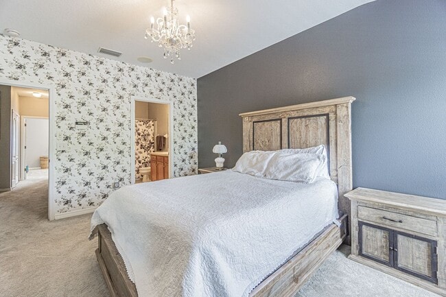 Building Photo - 2 Bedroom - 2.5 Bathroom - Gated Community...