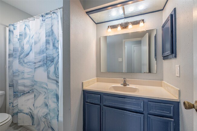 Building Photo - 10215 Kirkwren Dr