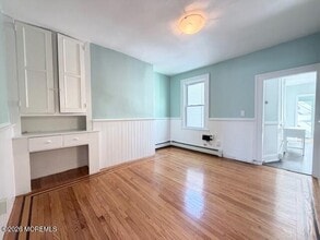 Building Photo - 861 Summit Ave