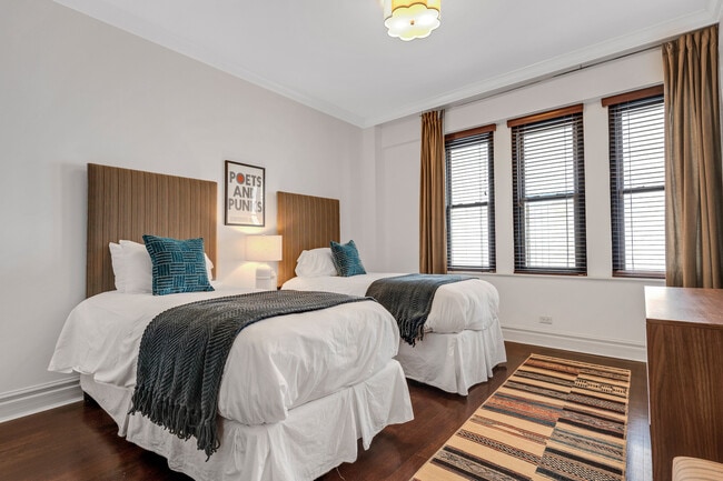 Building Photo - 70 E Walton St