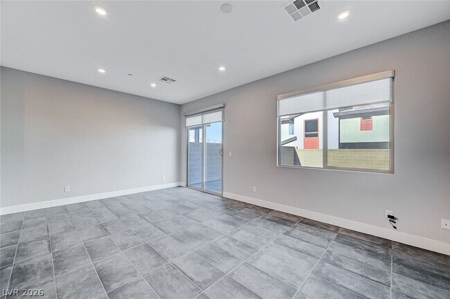 Building Photo - 2374 San Siro St