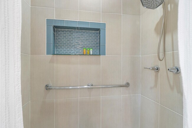 Building Photo - 43 W Plumosa Ln